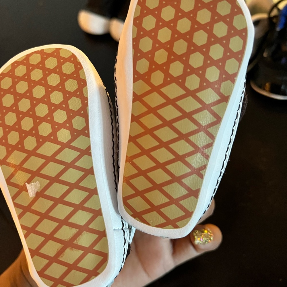 Smoke free, my son wore them once.Grew out of them